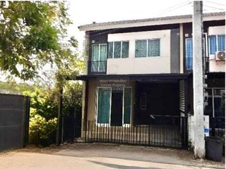 Casa adosada en venta de 3 habitaciones en Nong Chok, Bangkok