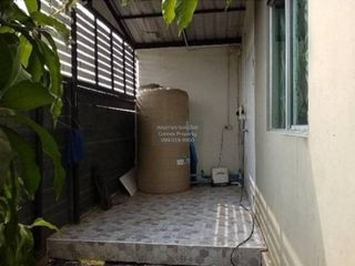 Casa adosada en venta de 3 habitaciones en Nong Chok, Bangkok