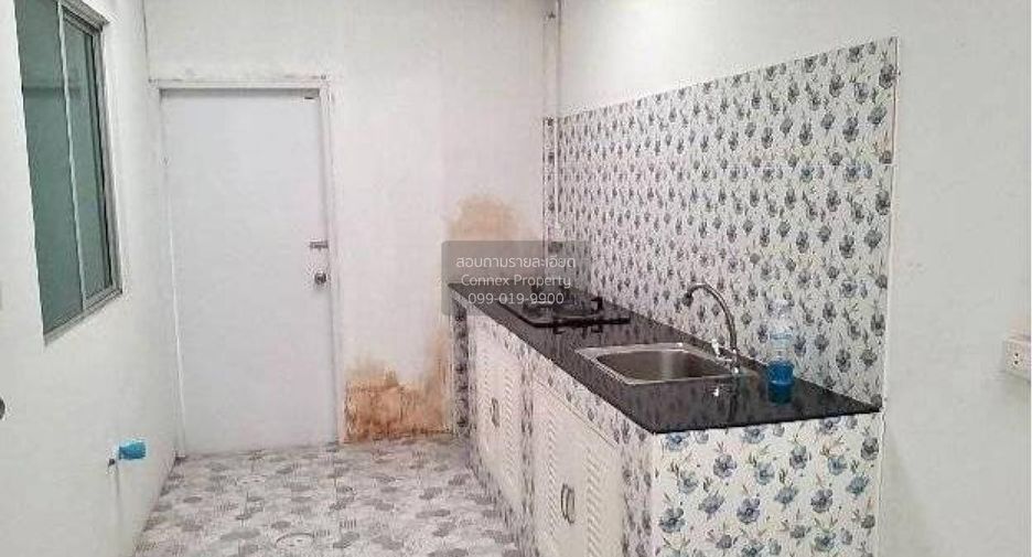 Casa adosada en venta de 3 habitaciones en Nong Chok, Bangkok