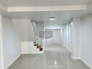 出售 2 卧室 联排别墅 在 Thanyaburi, Pathum Thani
