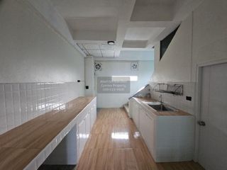 For sale 3 bedrooms retail Space in Sam Phran, Nakhon Pathom