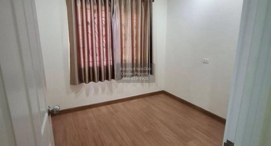 À vendre 4 chambres maison de ville à Prawet, Bangkok