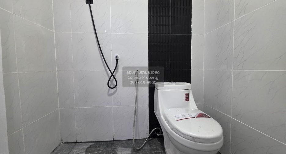 For sale 5 bedrooms house in Nakhon Chai Si, Nakhon Pathom