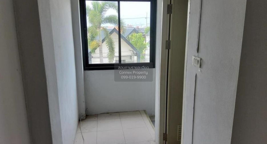 For sale 1 bed retail Space in Mueang Suphanburi, Suphan Buri