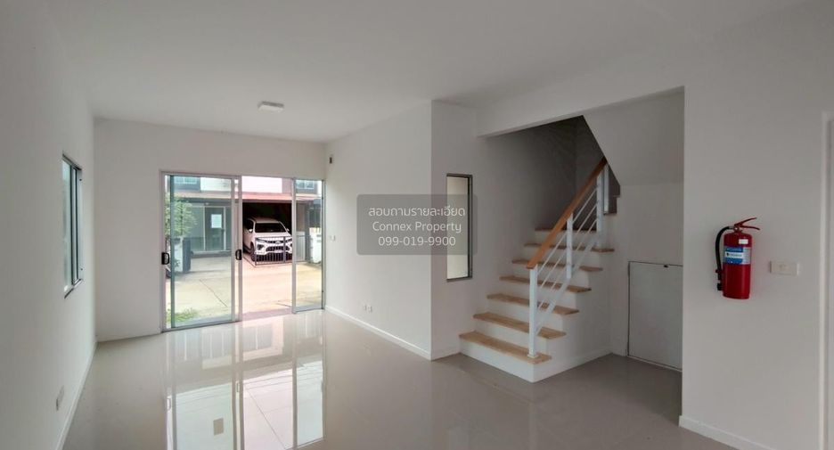 For sale 3 bedrooms townhouse in Phra Samut Chedi, Samut Prakan