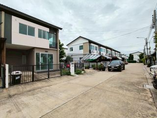 For sale 3 bedrooms townhouse in Phra Samut Chedi, Samut Prakan