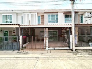 出售 3 卧室 联排别墅 在 Sam Phran, Nakhon Pathom
