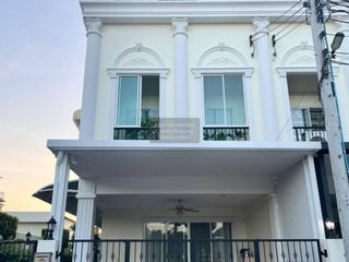 Casa en venta de 3 habitaciones en Phra Pradaeng, Samut Prakan