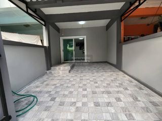 出售 2 卧室 联排别墅 在 Bang Phli, Samut Prakan