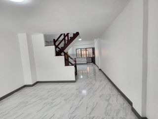 出售 2 卧室 联排别墅 在 Bang Phli, Samut Prakan