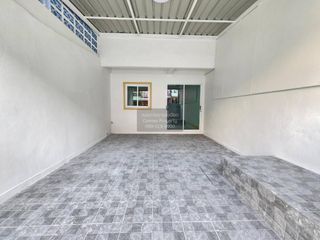 出售 2 卧室 联排别墅 在 Mueang Samut Prakan, Samut Prakan