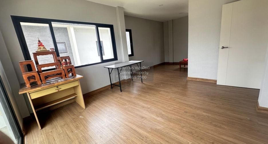 For sale 4 bedrooms house in Mueang Nonthaburi, Nonthaburi