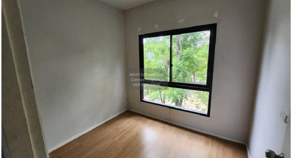 Casa adosada en venta de 3 habitaciones en Pak Kret, Nonthaburi