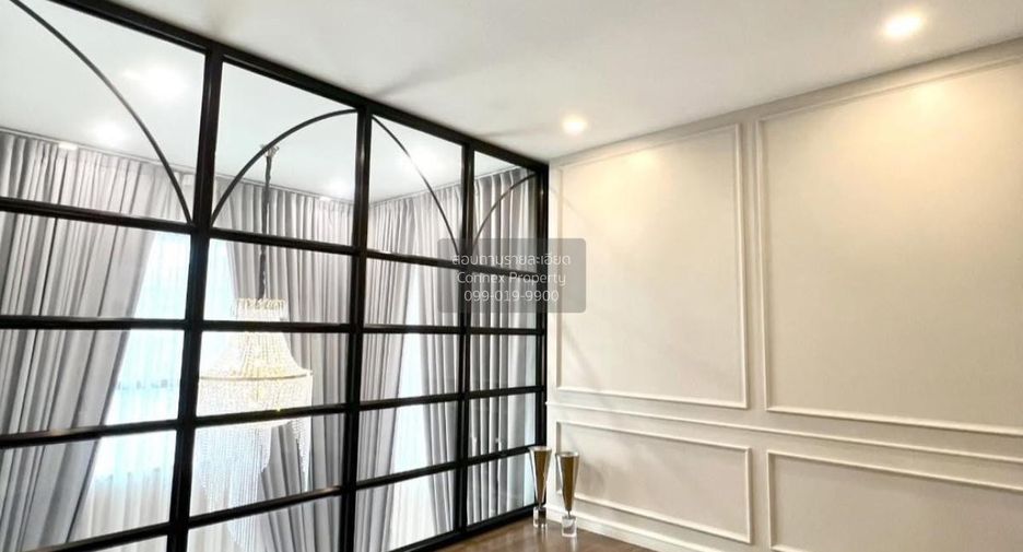 For sale 5 bedrooms house in Mueang Nonthaburi, Nonthaburi