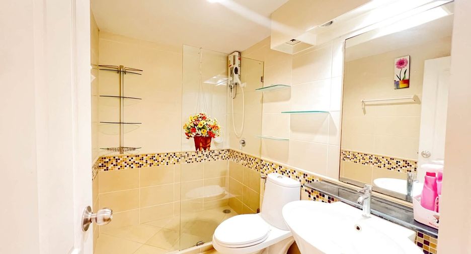 For sale 2 bedrooms condo in Khlong Toei, Bangkok