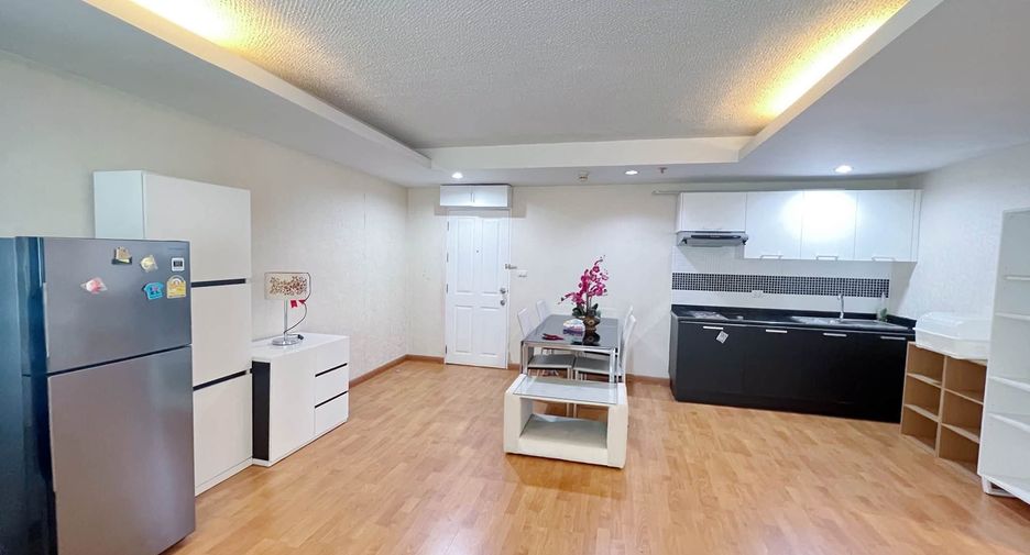 For sale 2 bedrooms condo in Khlong Toei, Bangkok