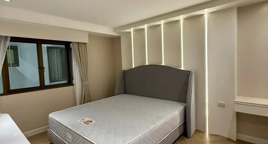 For rent 3 bedrooms condo in Watthana, Bangkok