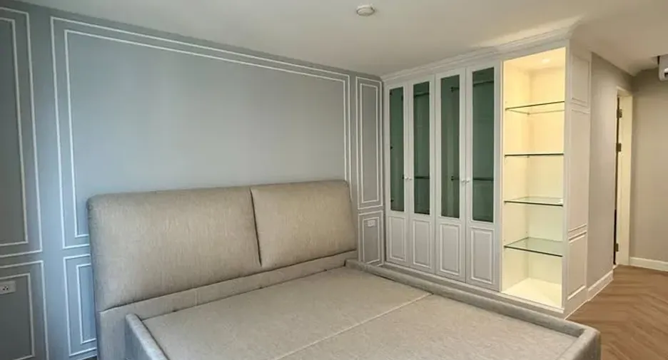 For rent 3 bedrooms condo in Watthana, Bangkok