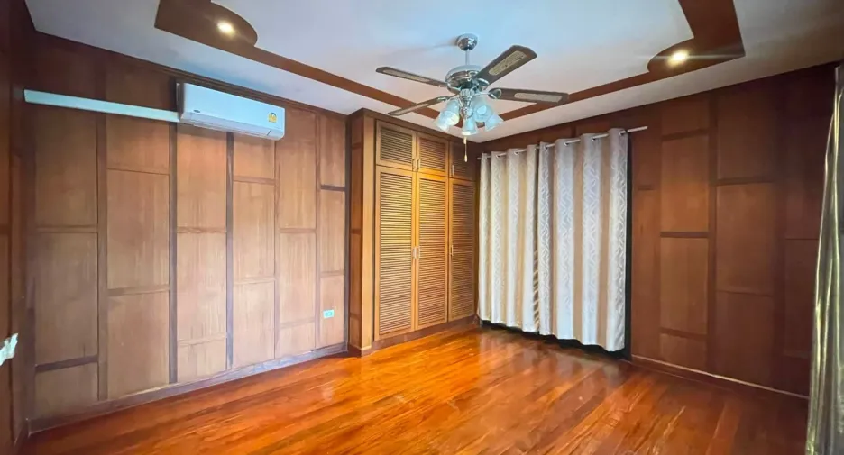 Villa en venta de 5 habitaciones en Jomtien, Pattaya
