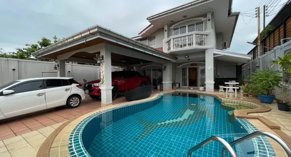 Villa en venta de 5 habitaciones en Jomtien, Pattaya