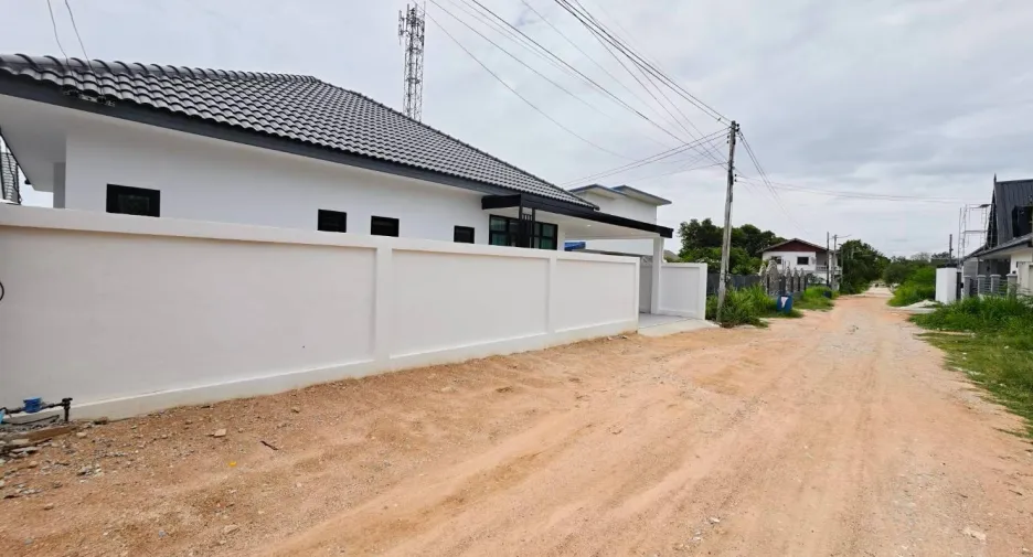 For sale 3 bedrooms house in Bang Lamung, Chonburi