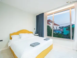 For sale 5 ベッドルーム villa in Bang Lamung, Chonburi