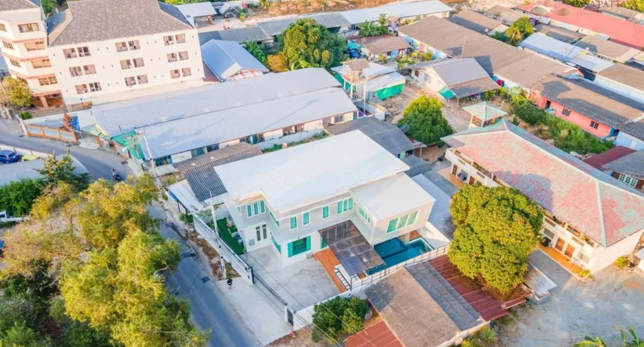 For sale 5 ベッドルーム villa in Bang Lamung, Chonburi