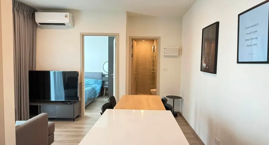 For rent 2 bedrooms condo in Huai Khwang, Bangkok