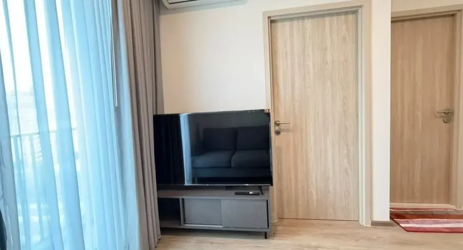 For rent 2 bedrooms condo in Huai Khwang, Bangkok