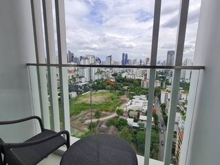 À louer studio condo à Watthana, Bangkok