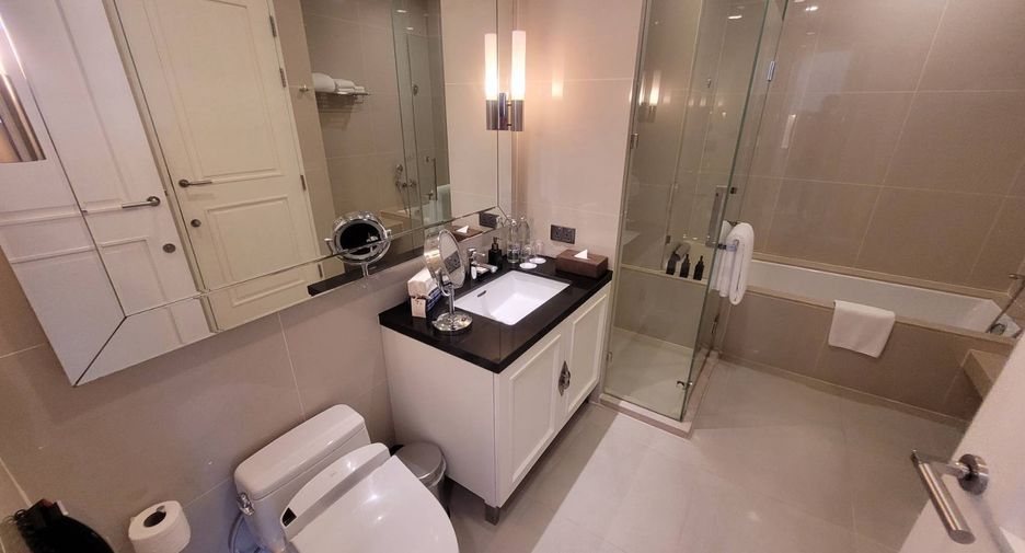 For rent 1 bed condo in Watthana, Bangkok