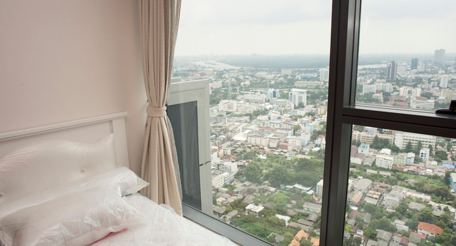 À louer 3 chambres condo à Sathon, Bangkok