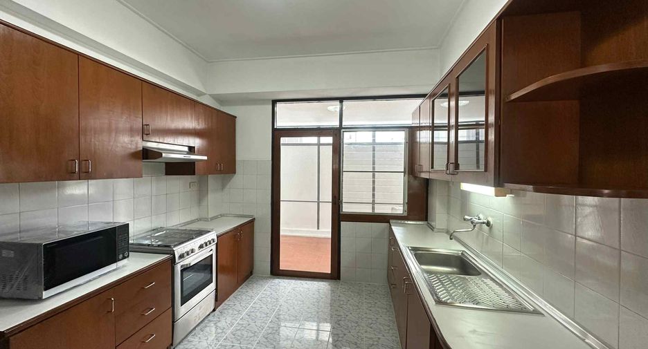 À louer 2 chambres condo à Watthana, Bangkok