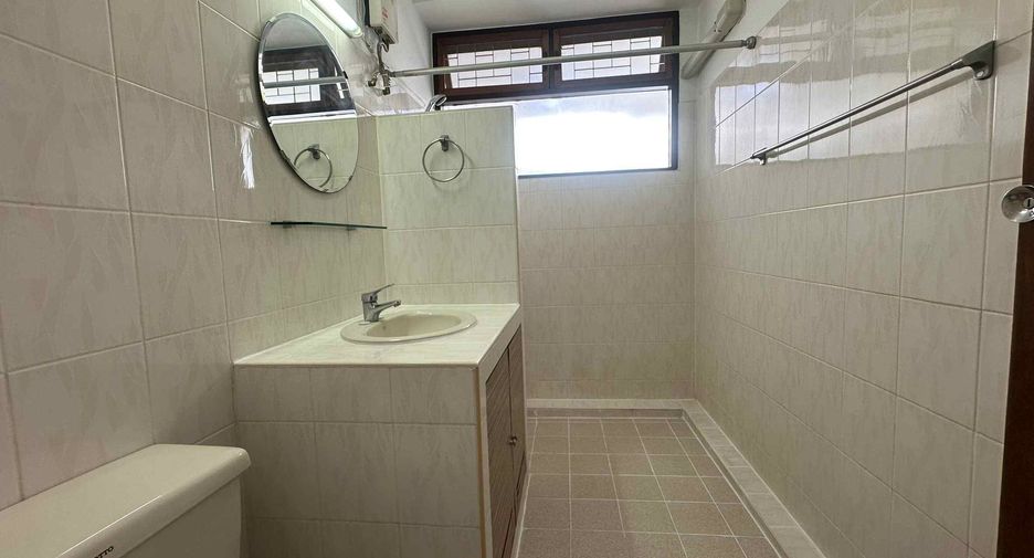 À louer 2 chambres condo à Watthana, Bangkok