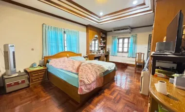 For sale 5 bedrooms house in Bang Khae, Bangkok