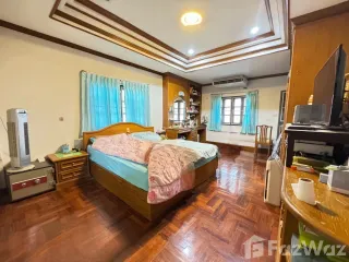 À vendre 5 chambres maison à Bang Khae, Bangkok