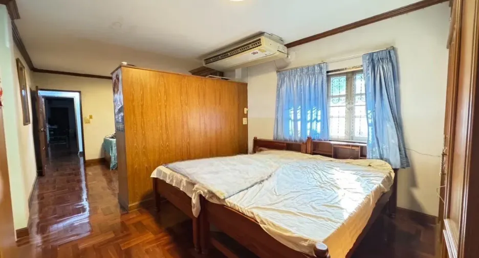 For sale 5 bedrooms house in Bang Khae, Bangkok