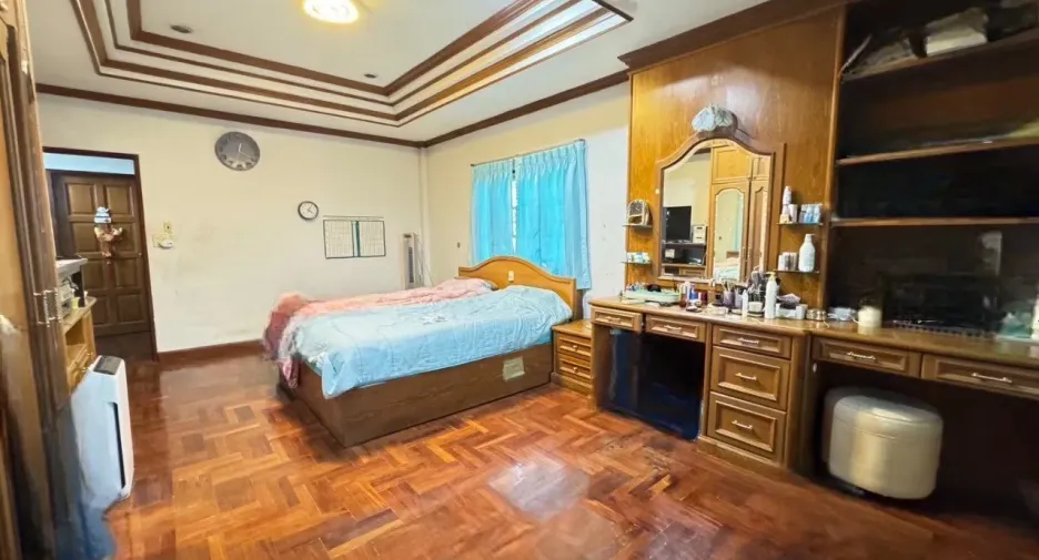 For sale 5 bedrooms house in Bang Khae, Bangkok