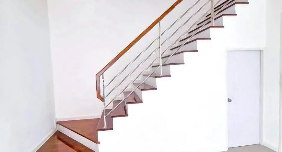Casa en venta y en alquiler de 3 habitaciones en Sam Phran, Nakhon Pathom