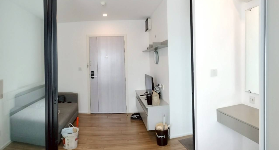 For sale 1 bed condo in Si Racha, Chonburi