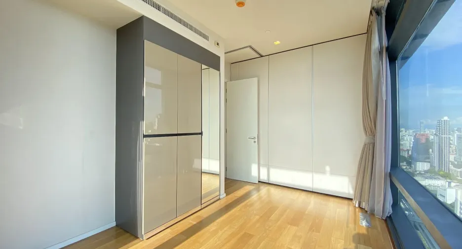 For rent 2 bedrooms condo in Watthana, Bangkok