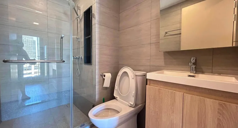 For rent 1 bed condo in Bang Rak, Bangkok