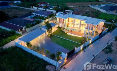 Villa en venta de 5 habitaciones en Bang Lamung, Chonburi