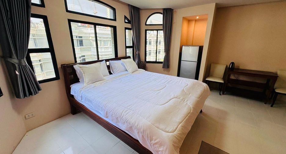 For rent 1 bed townhouse in Watthana, Bangkok