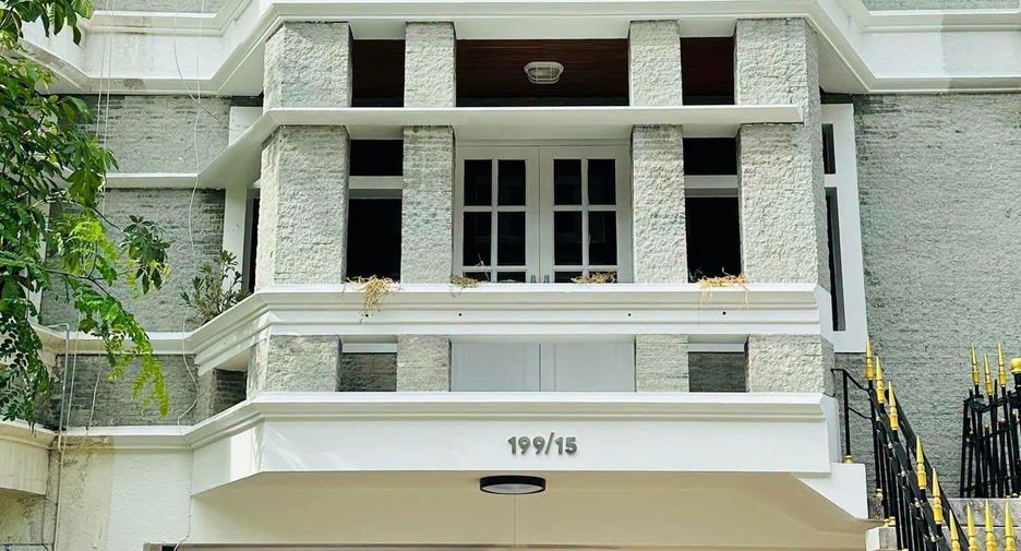 For rent 1 bed townhouse in Watthana, Bangkok
