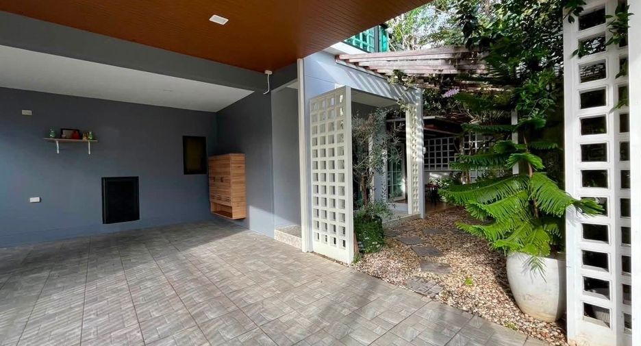 À vendre 3 chambres maison à Si Racha, Chonburi