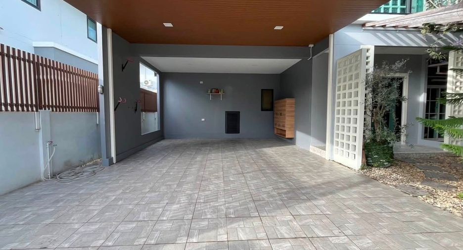 À vendre 3 chambres maison à Si Racha, Chonburi