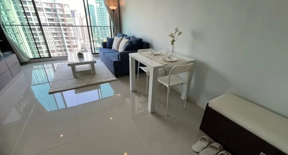 For sale 1 bed condo in Khlong Toei, Bangkok