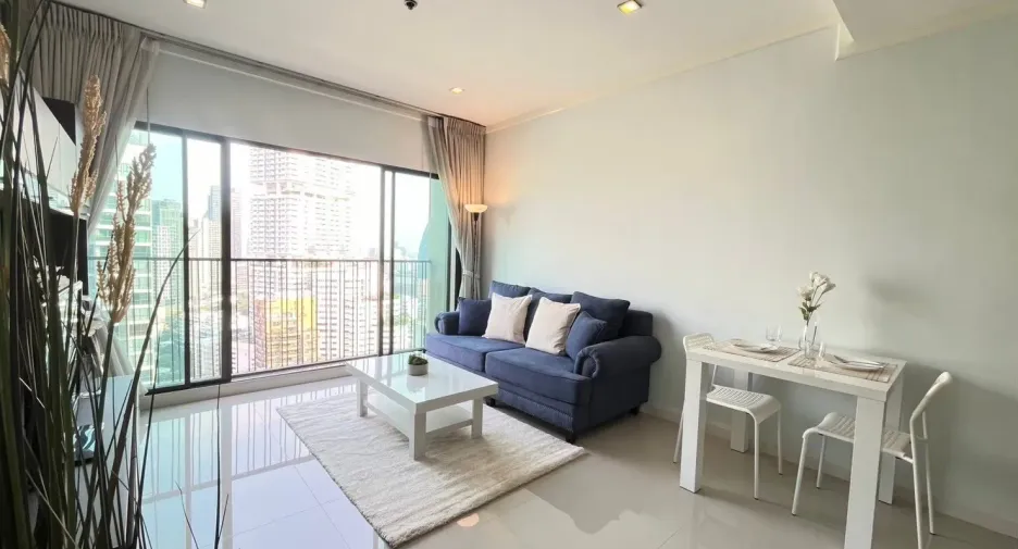 For sale 1 bed condo in Khlong Toei, Bangkok