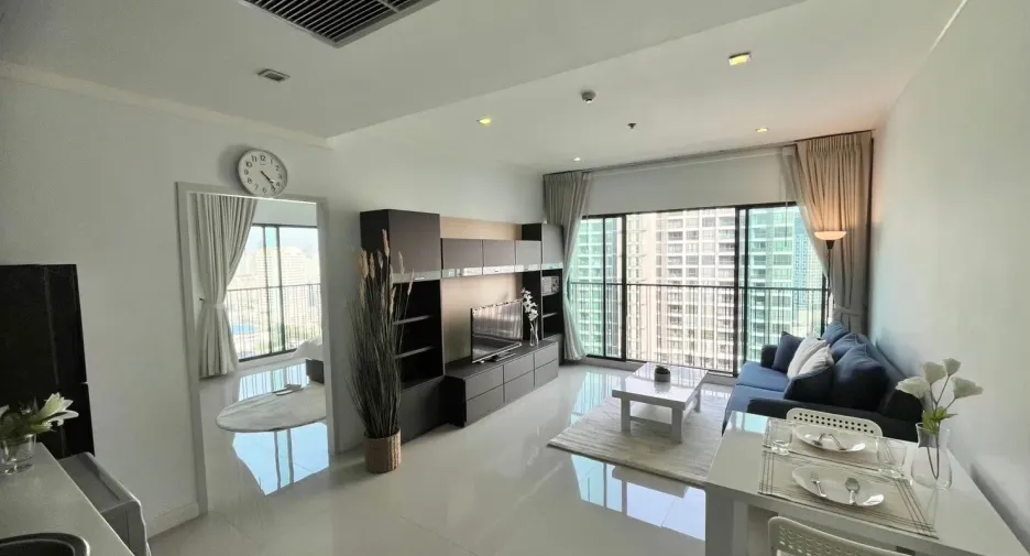 For sale 1 bed condo in Khlong Toei, Bangkok